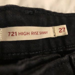 Black Levi High Rise Skinny jeans size 27
